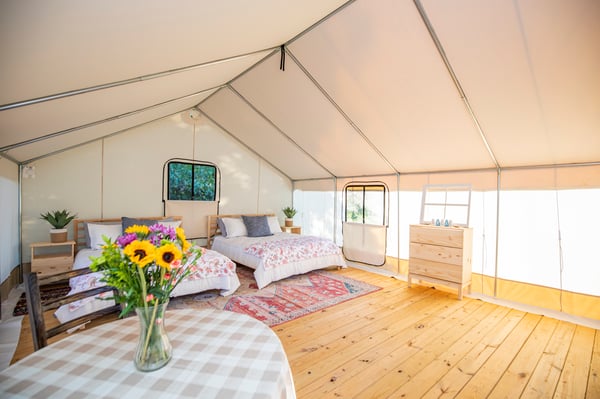 Glamping luxury tent 